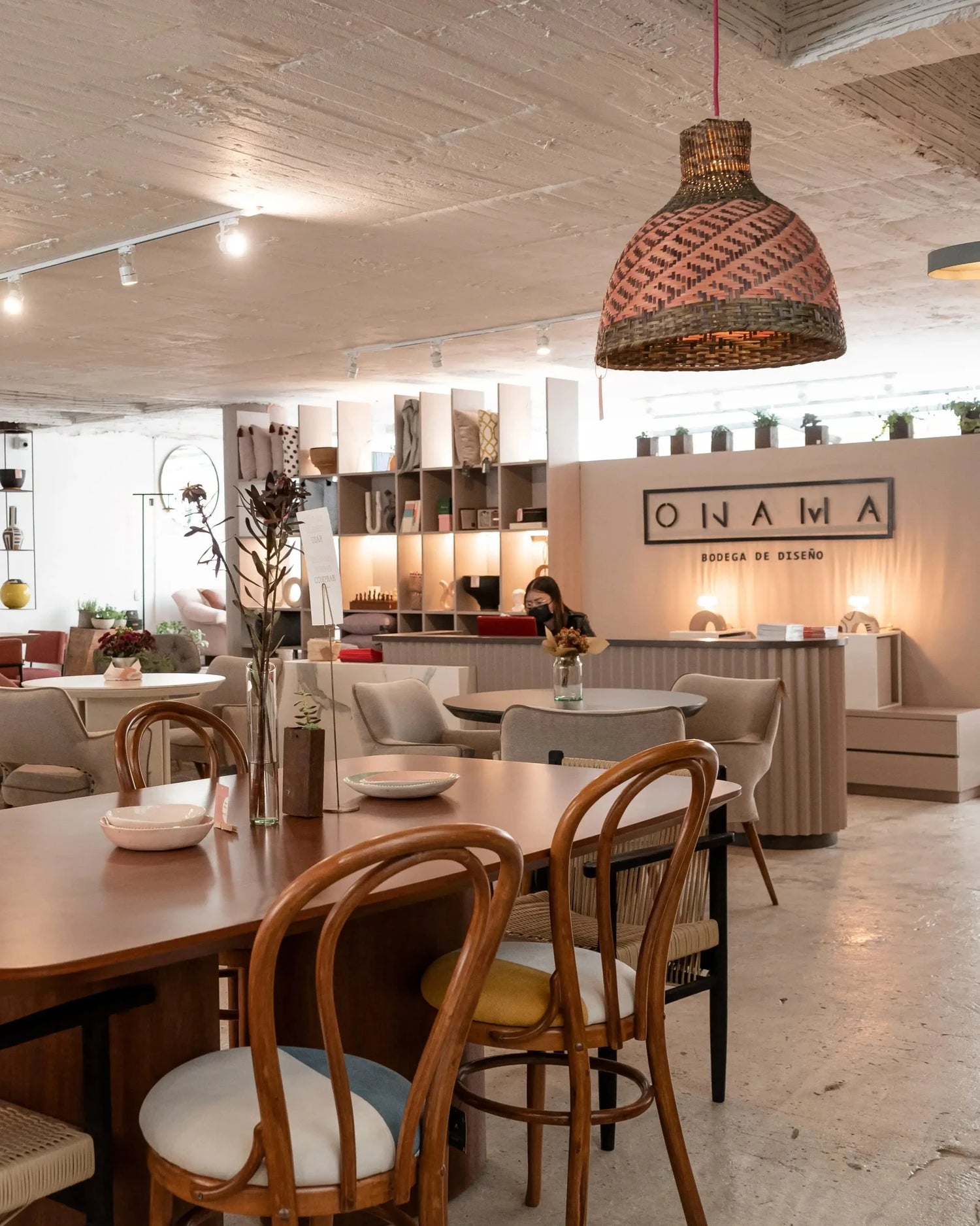 parallax-contact.webp__PID:aeb5e3f3-a147-4c72-8b9e-b3ea40cf4bfc